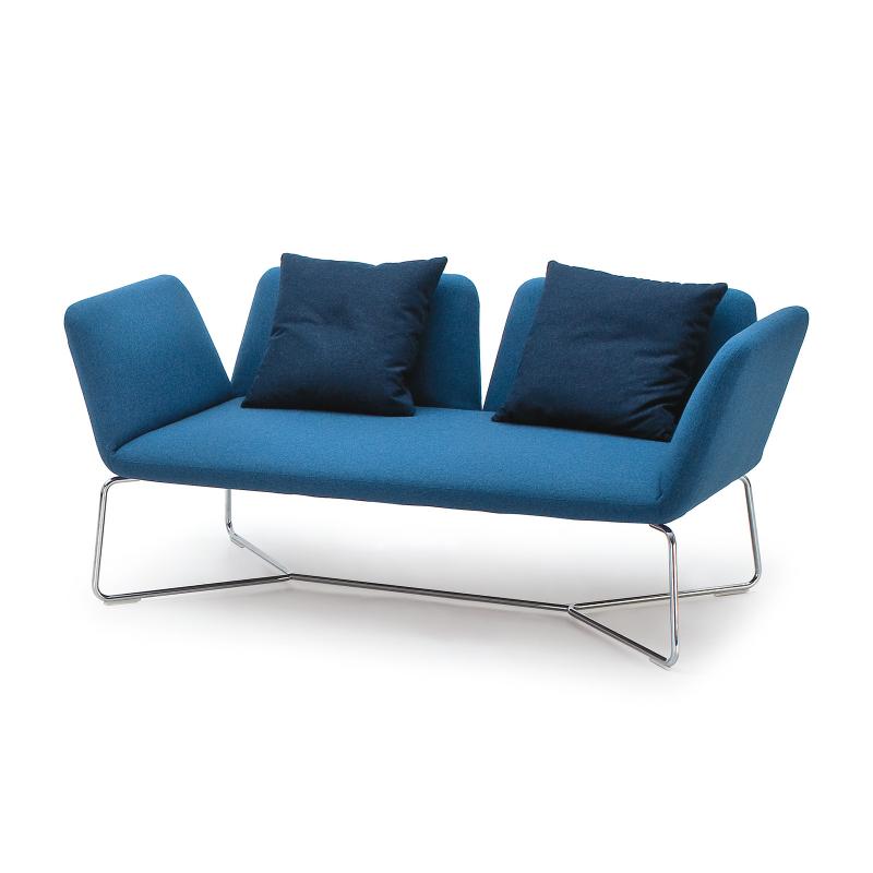Manta 2-istuttava sohva by Noti, design Piotr Kuchciński